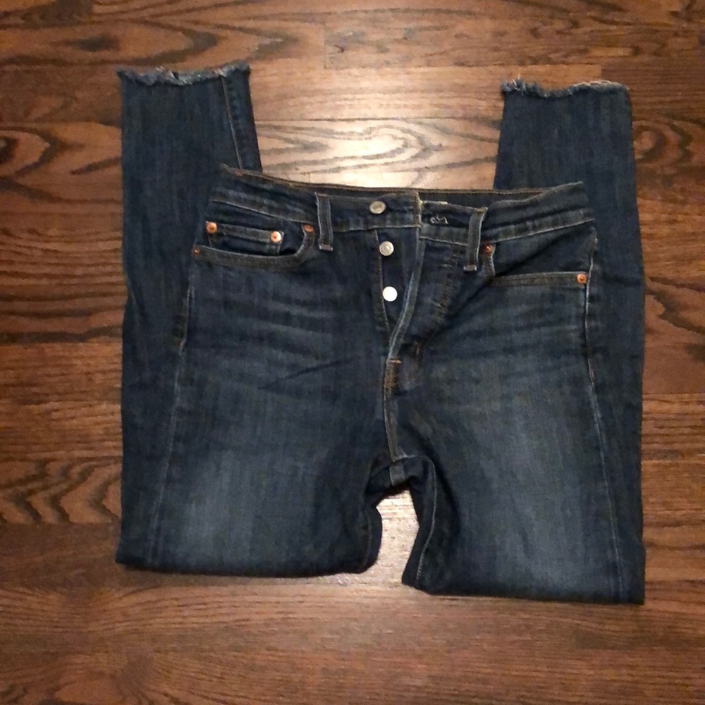 Buttons up Levi’s with trimmed ankle